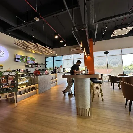Itcc Manhattan By Stayin 4-5Pax Donggongon Exterior photo